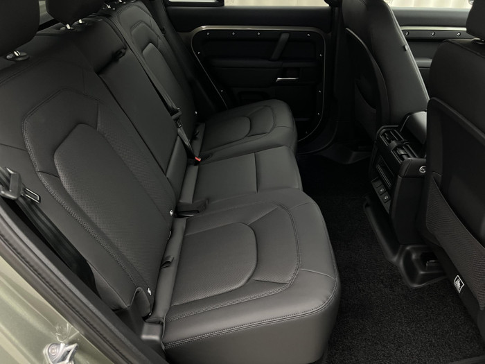 Land Rover Defender 110 D300 X-DYNAMIC SE AWD AUT 3.0 d Dynamic SE