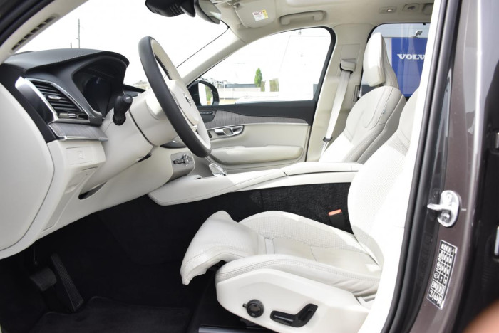 Volvo XC90 B6 AWD ULTIMATE DARK 7Míst
