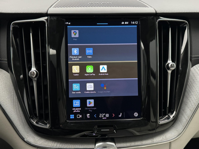 Volvo XC60 B5 AWD DARK ULTRA REZERVACE