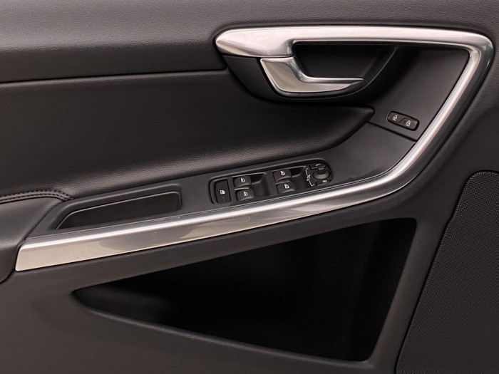 Volvo V60 D4 SUMMUM AUT NAVIGACE 2.0 d Summum