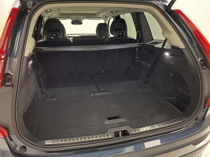 Volvo XC90 B5 AWD PLUS BRIGHT REZERVACE 2.0 Plus
