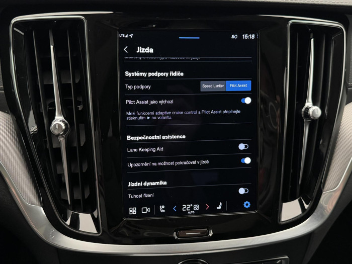 Volvo V60 CC B4 AWD ULTIMATE REZERVACE 2.0 CC CC