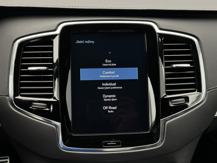 Volvo XC90 B6 AWD R-DESIGN CZ 7 míst