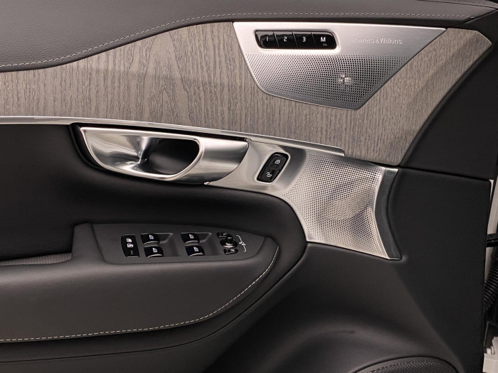 Volvo XC90 B5 AWD PLUS BRIGHT REZERVACE