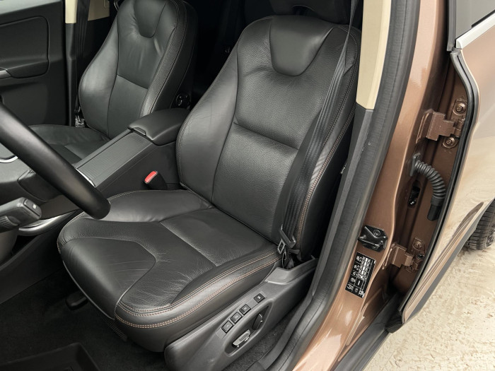 Volvo XC60 D4 AWD SUMMUM AUT 2.4 d Summum