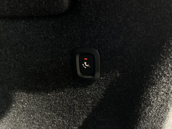 Volvo XC40 B4 AWD MOMENTUM Aut REZERVACE 2.0 Momentum