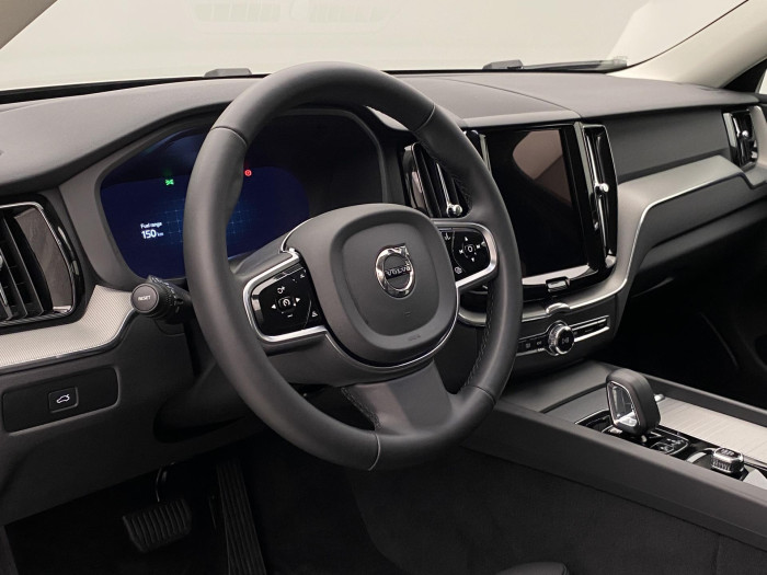 Volvo XC60 B5 AWD DARK PLUS AUT CZ