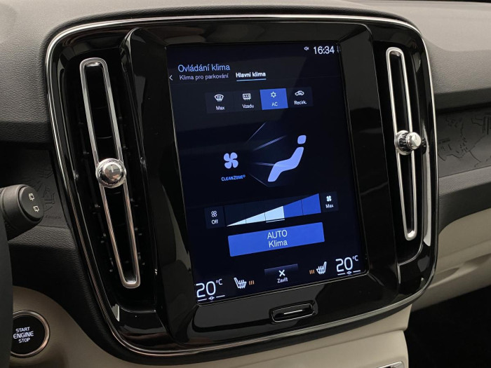 Volvo XC40 D3 MOMENTUM AUT REZERVACE 2.0 d Momentum