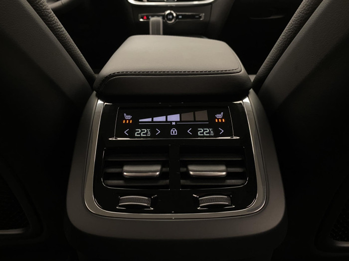 Volvo V60 CC B5 AWD PLUS REZERVACE