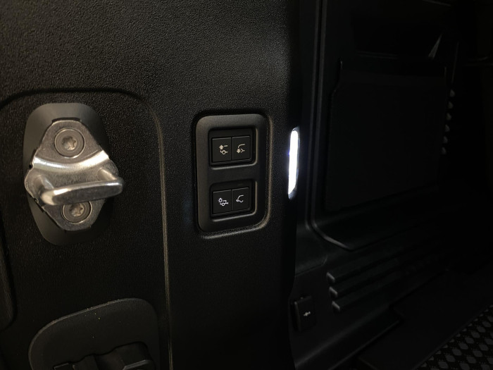 Land Rover Defender 110 D250 X-DYNAMIC SE AWD AUT 3.0 d Dynamic SE