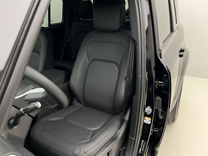 Land Rover Defender 110 D250 X-DYNAMIC SE AWD Aut 3.0 d Dynamic SE
