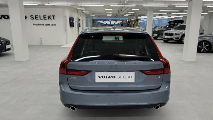 Volvo V90 D4 MOMENTUM AUT REZERVACE 2.0 d Momentum