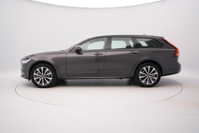 Volvo V90 CC B4 AWD PLUS AUT CZ 1.maj.