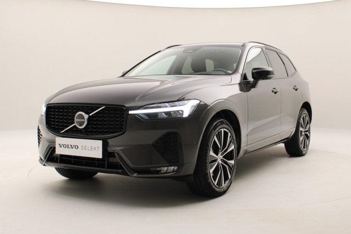 Volvo XC60 B4 AWD DARK ULTIMATE REZERVACE