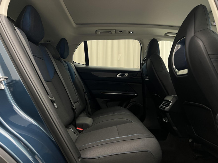 Lynk & Co 01 PHEV DCT AUT