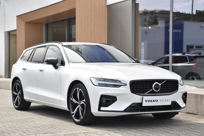 Volvo V60 B4 PLUS DARK AUT 1.maj.