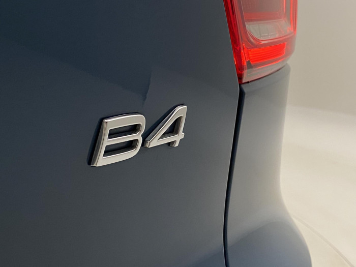 Volvo XC40 B4 ULTIMATE DARK AUT CZ