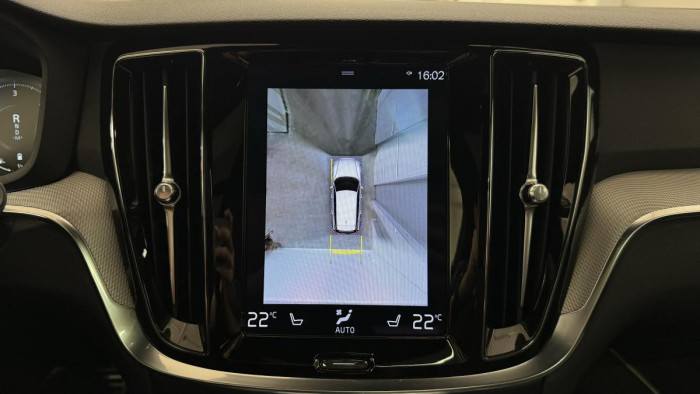 Volvo V60 B4 R-DESIGN AUT REZERVACE