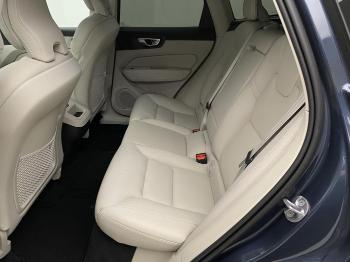 Volvo XC60 B4 AWD CORE AUT CZ 1.maj