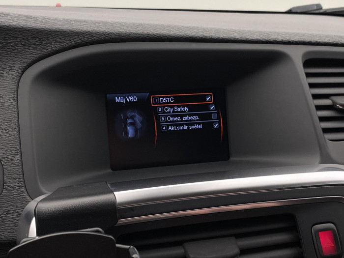 Volvo V60 D5 MOMENTUM 2.4 d Momentum