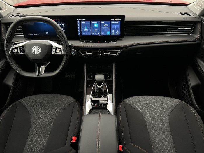 MG HS 1.5 TGI EMOTION 7DCT AUT CZ