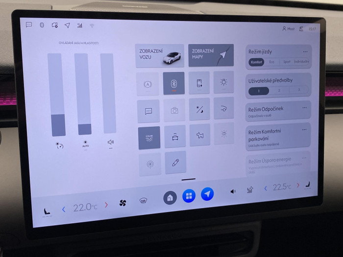 Lynk & Co 02 MORE předváděcí vůz