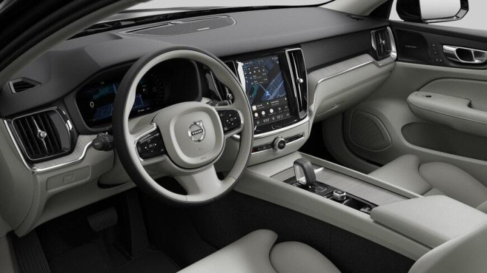 Volvo V60 B4 BRIGHT PLUS