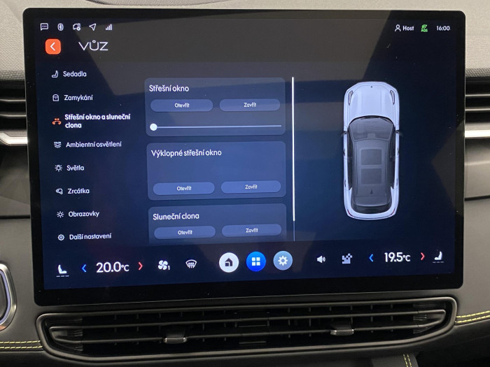 Lynk & Co 01 01 MORE PHEV DEMO