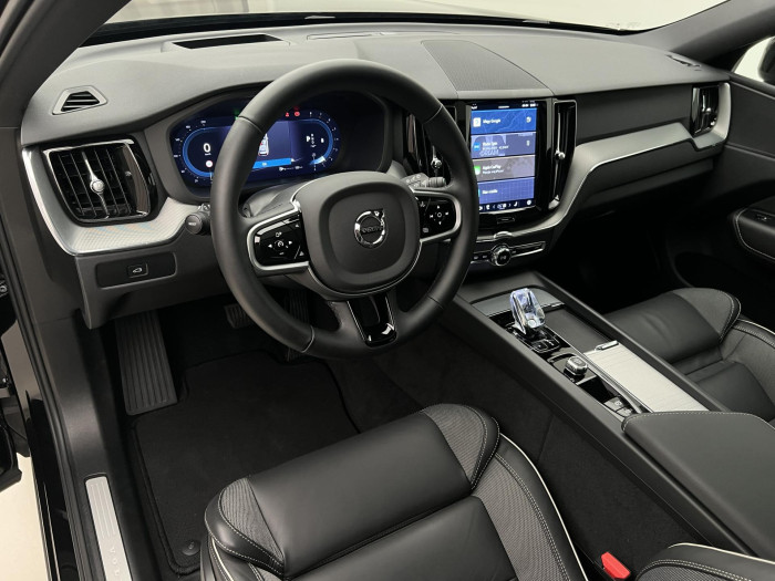 Volvo XC60 B5 AWD BLACK EDITION PLUS AUT