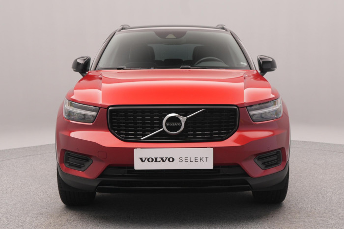 Volvo XC40 T3 R-DESIGN AUT REZERVACE