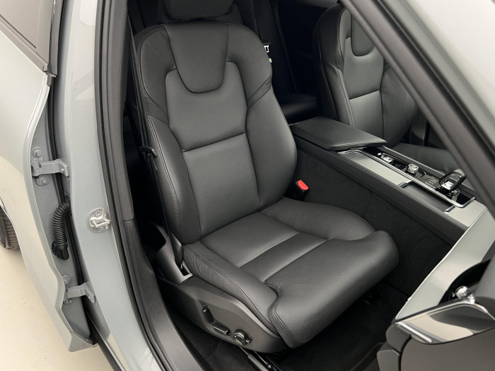 Volvo XC60 B4 AWD PLUS DARK AUT 1.maj.