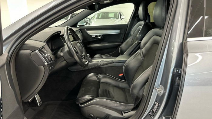 Volvo S90 D4 AWD R-DESIGN AUT REZERVACE 2.0 d