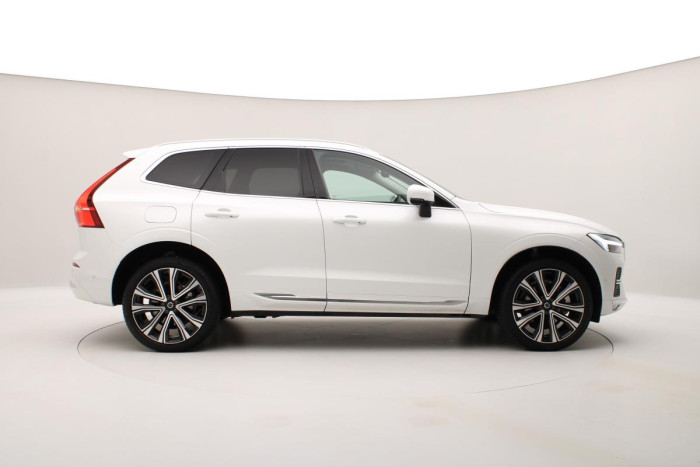 Volvo XC60 B5 AWD ULTIMATE AUT REZERVACE