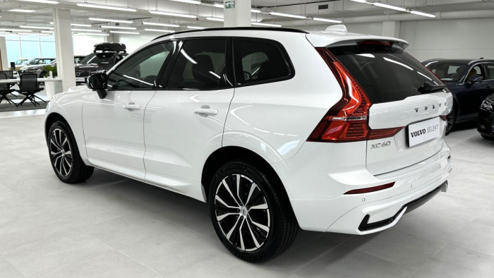 Volvo XC60 B4 AWD PLUS DARK REZERVACE 2.0 Plus