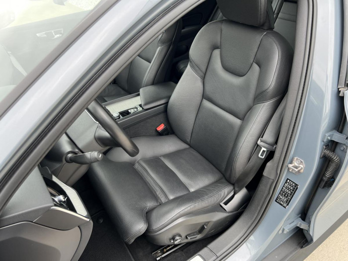Volvo V60 CROSS COUNTRY B4 AWD Aut 1.maj