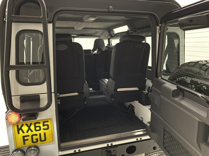 Land Rover Defender WORKS V8 TROPHY II 1 z 25 5.0 V8