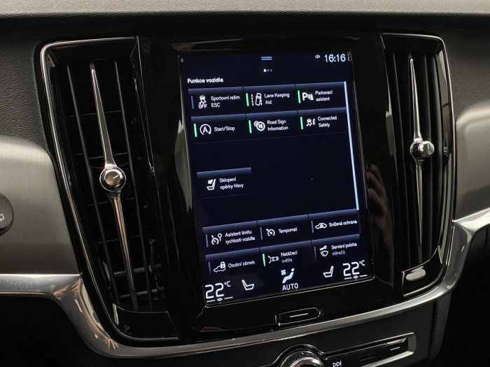 Volvo V90 D4 AWD MOMENTUM REZERVACE 2.0 d Momentum