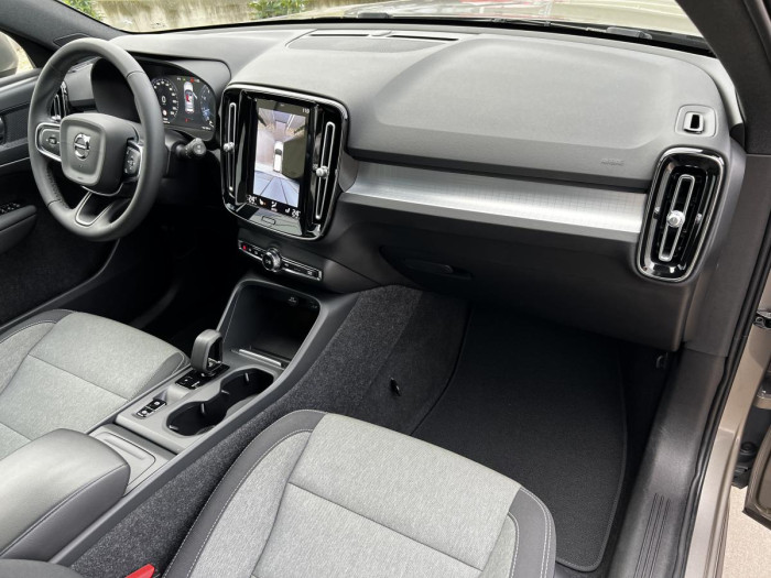 Volvo XC40 B4 MOMENTUM Aut 1.maj. 2.0 Momentum