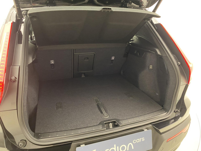 Volvo XC40 B4 AUT PLUS BLACK EDITION