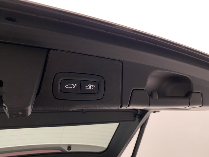 Volvo XC60 B5 AWD DARK PLUS AUT CZ