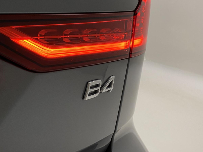 Volvo V60 B4 MOMENTUM AUT REZERVACE 2.0 Momentum