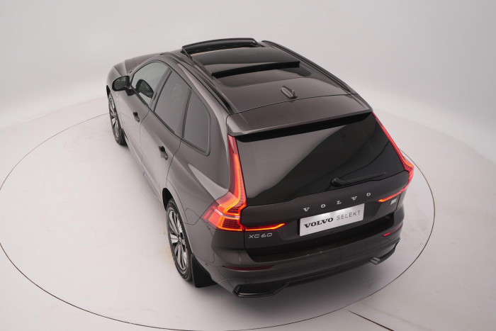 Volvo XC60 T6 AWD RECHARGE DARK 1.maj