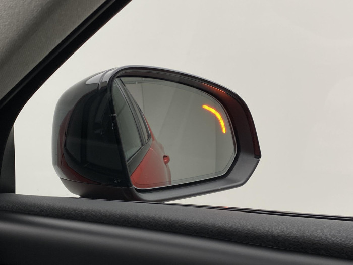 Volvo XC40 B4 DARK PLUS REZERVACE