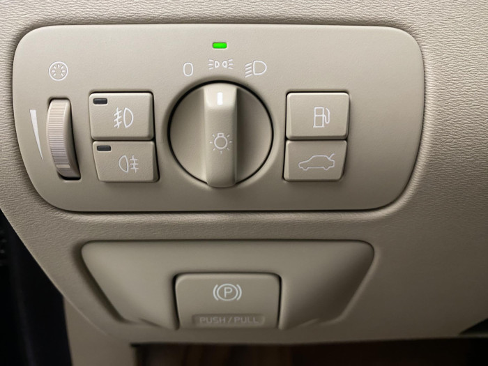 Volvo XC70 D5 AWD SUMMUM AUT CZ 2.4 d Summum