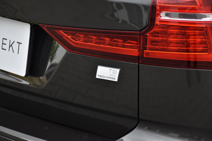 Volvo V60 T8 AWD RECHARGE REZERVACE