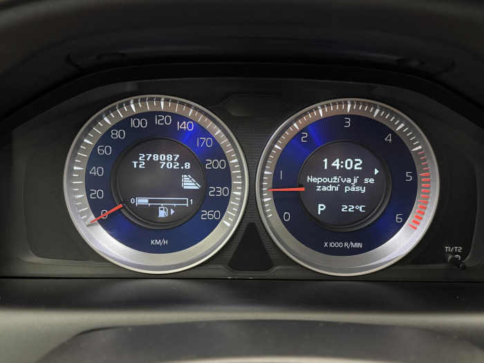 Volvo XC60 D5 AWD R-Design AUT CZ 2.4 d