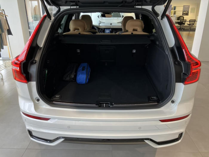 Volvo XC60 B5 AWD AUT DARK PLUS