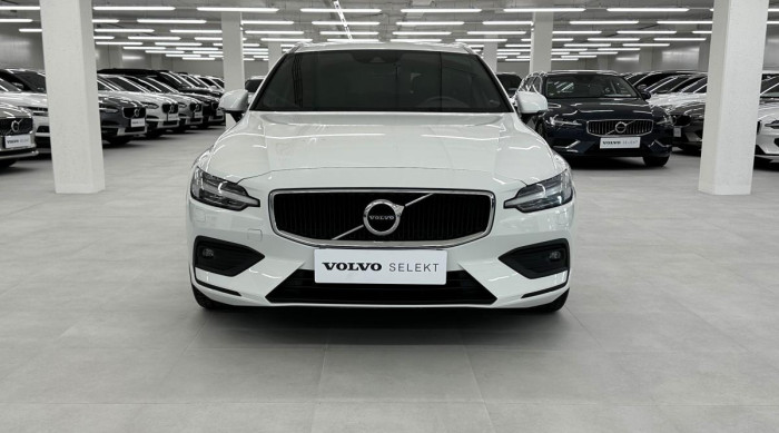 Volvo V60 T5 MOMENTUM POLESTAR REZERVACE 2.0 Momentum