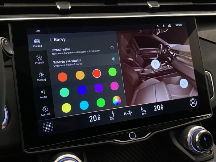 Lynk & Co 01 PHEV DCT AUT 1.maj