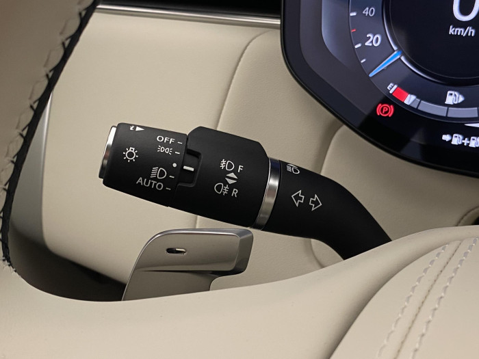 Land Rover Range Rover P550e AUTOBIOGRAPHY SWB